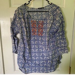 🧡💙Basic Editions blue and white patterned tunic